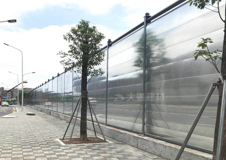 鋼圍擋C類定制款4米高-深圳施工工地圍擋工程案例-A/B/C類圍擋-深圳市大通建材有限公司鋼圍擋生產定制廠家